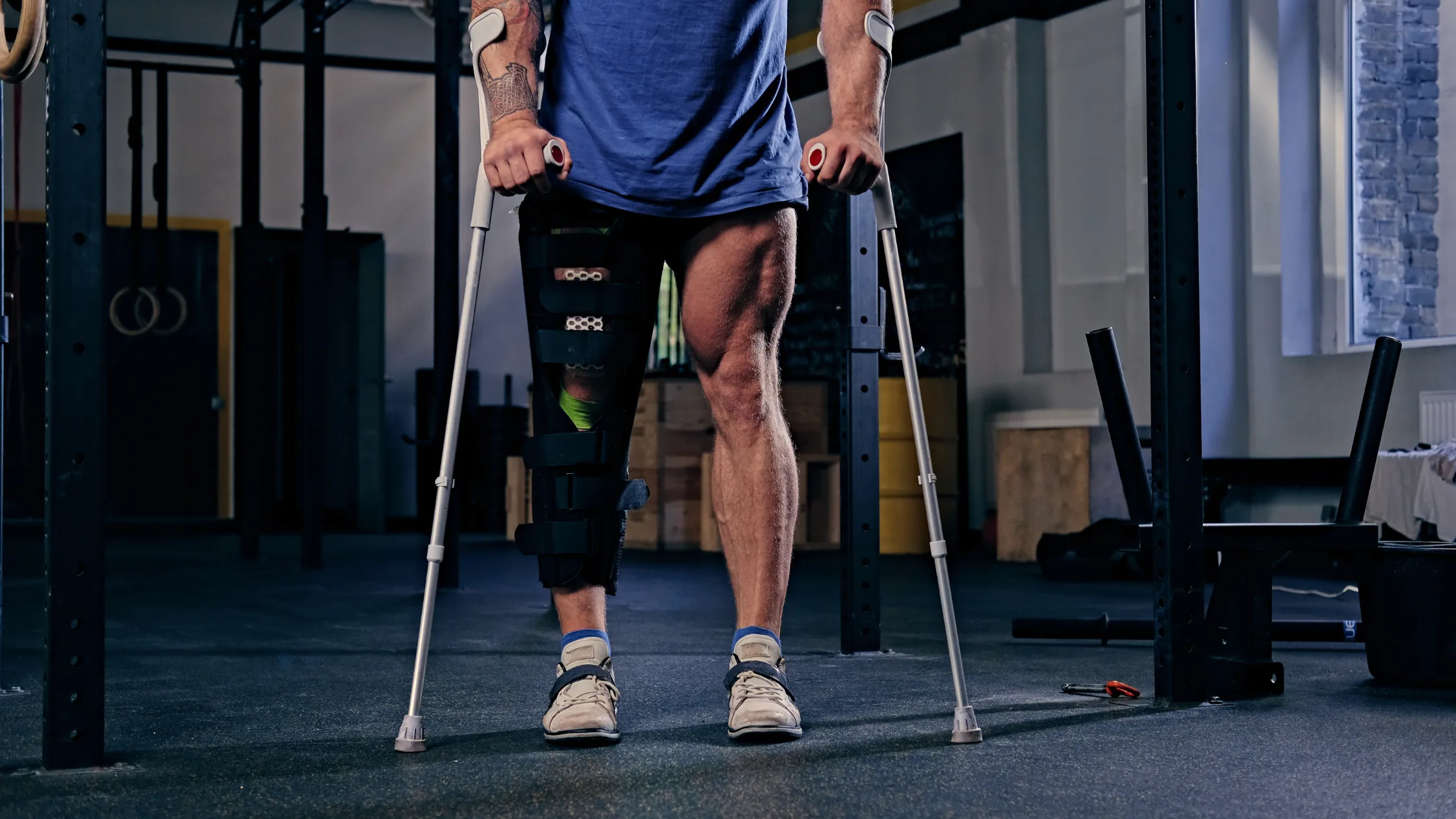 トレーニングによる怪我をした男性