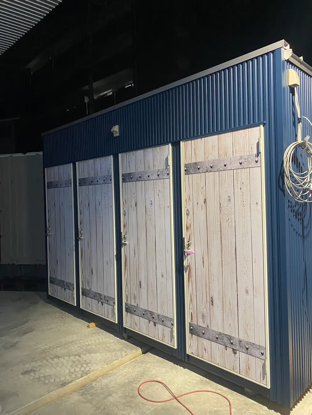 水素水シャワーブースの外観