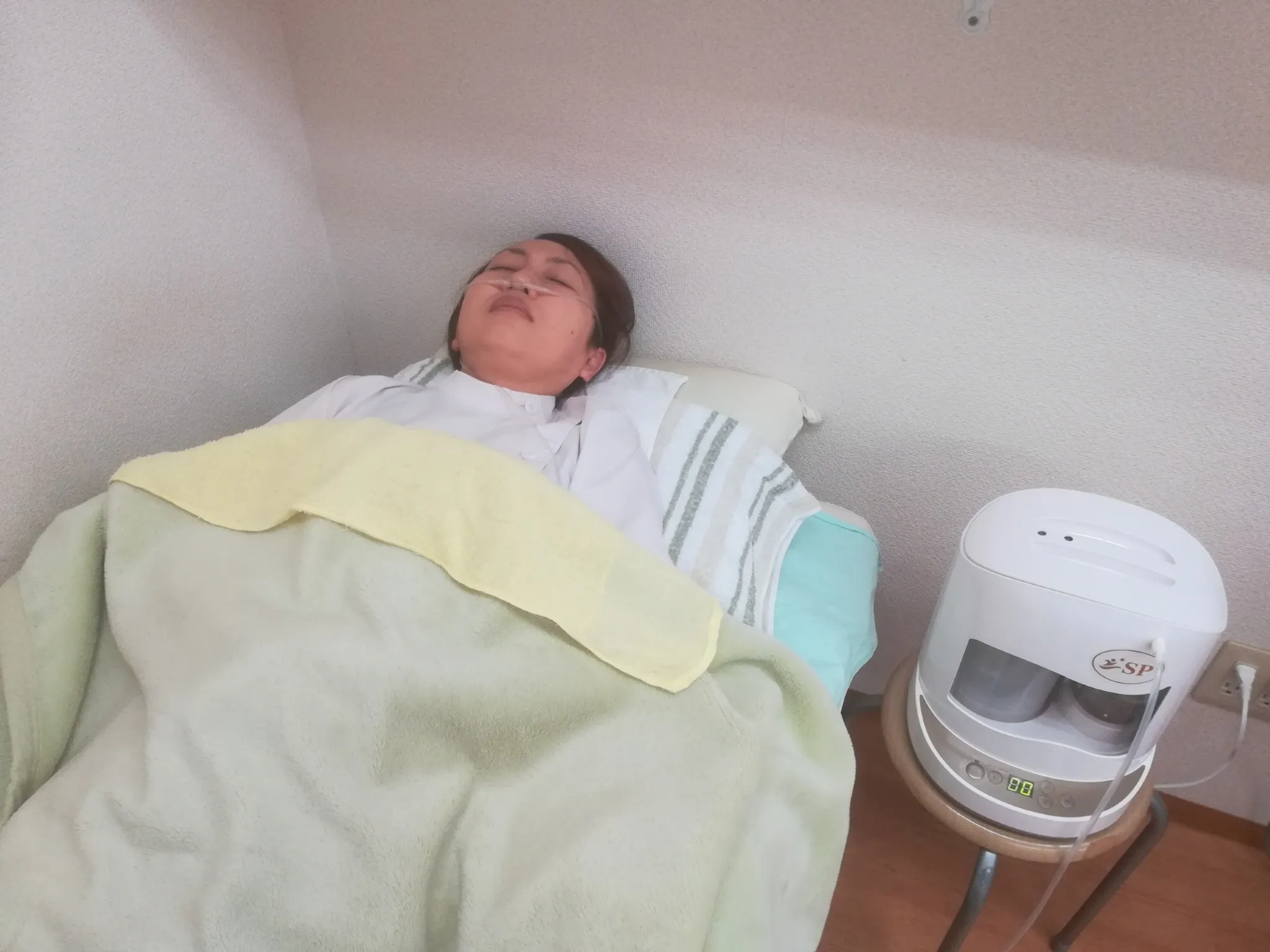 兵庫県宝塚市内で水素吸入ができるクリニック「しばた接骨院」での水素吸入写真